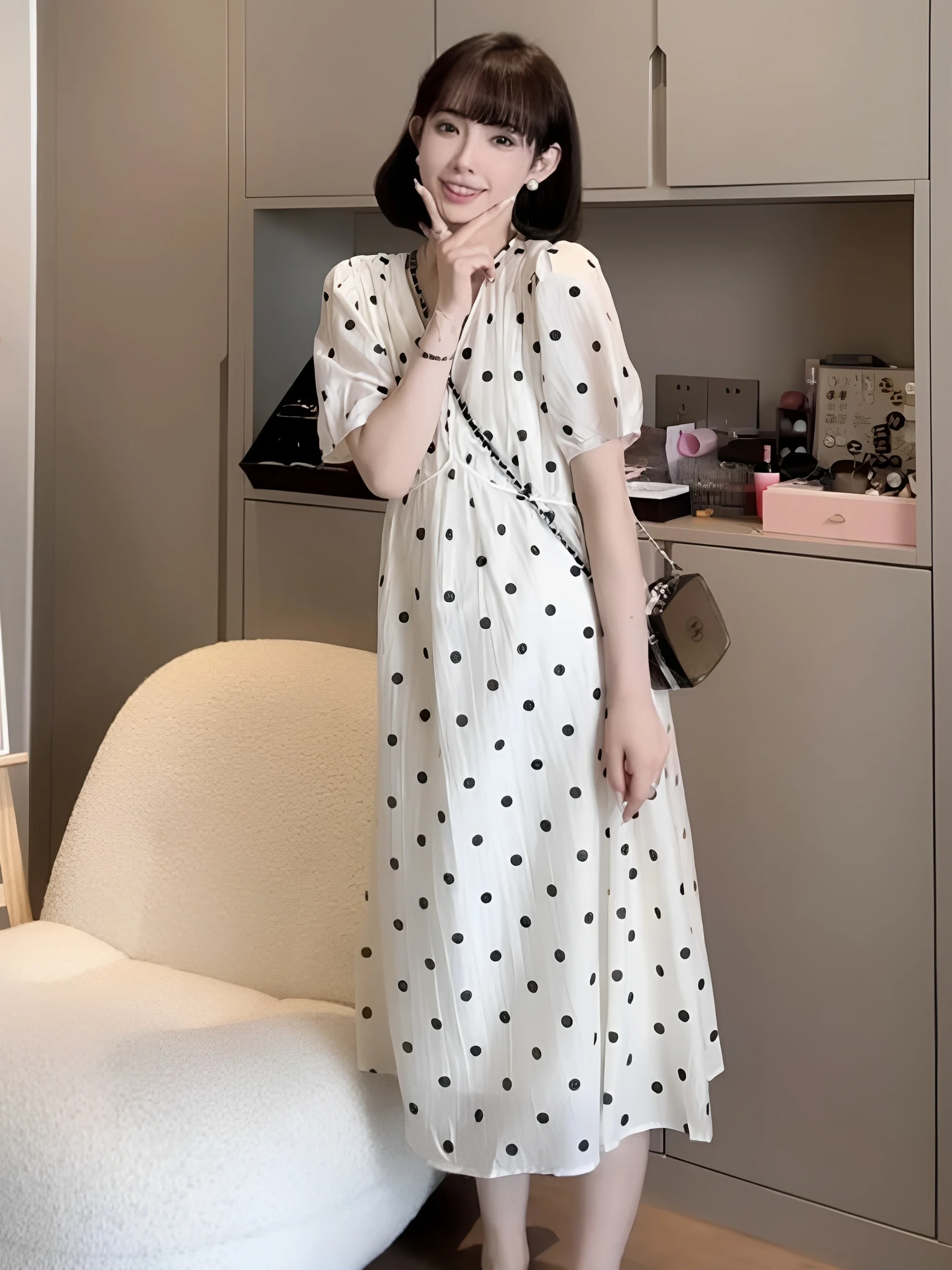 plus Size Maternity Dress Polka Dot Short Sleeve Loose V Neck Bubble Sleeve Long Summer Dress Women's Fashion Casual Dress
plus Size Maternity Dress Polka Dot Short Sleeve Loose V Neck Bubble Sleeve Long Summer Dress Women's Fashion Casual Dress