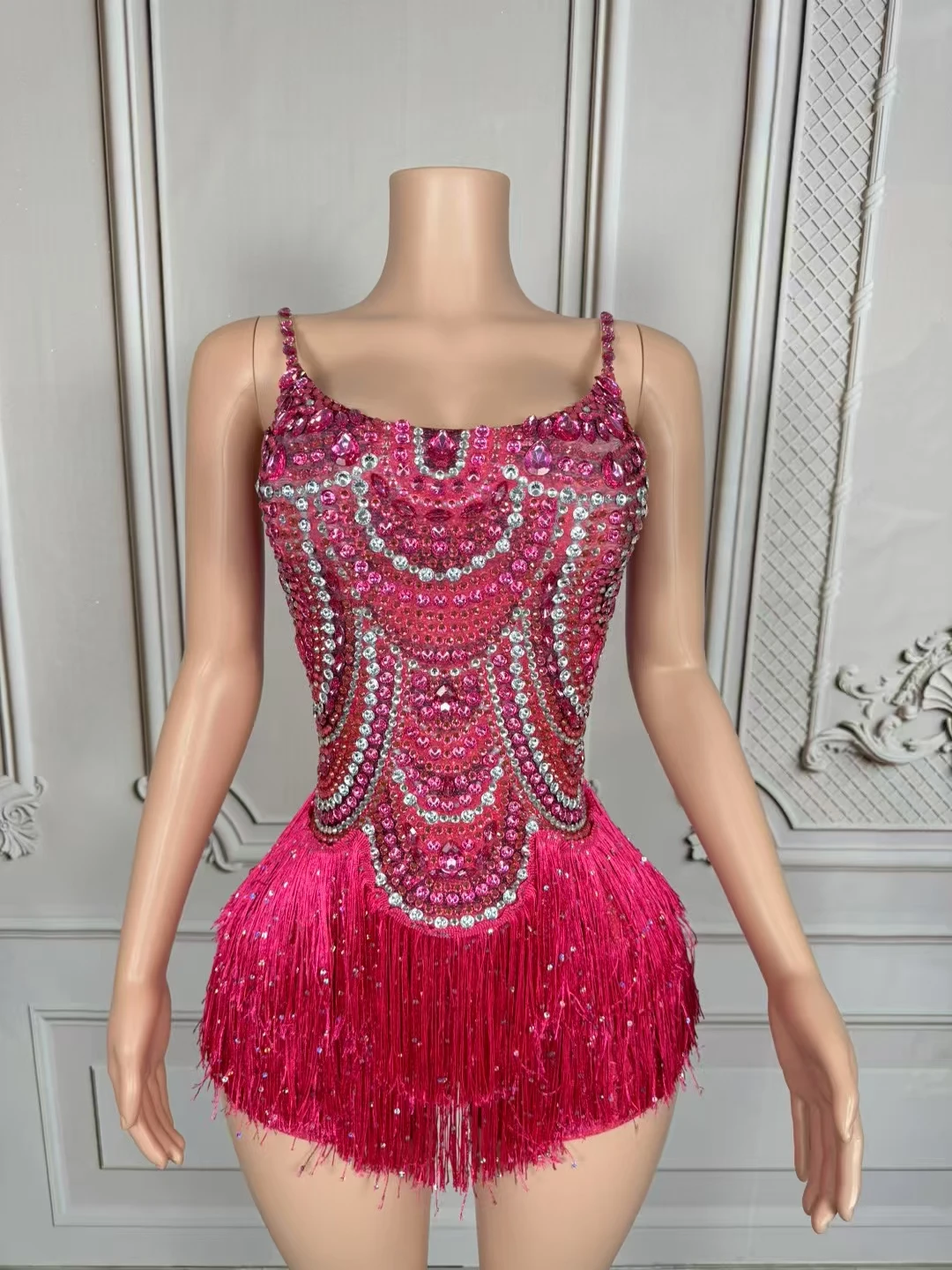 Sexy high-end gorgeous see through rhinestone jumpsuit with suspenders, tight fitting nightclub singer DJ stage performance
Sexy high-end gorgeous see through rhinestone jumpsuit with suspenders, tight fitting nightclub singer DJ stage performance