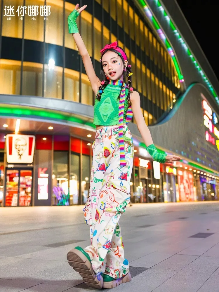 Girl's jazz dance costume green dopamine crop top suit fashion show explosive street dance costume
Girl's jazz dance costume green dopamine crop top suit fashion show explosive street dance costume