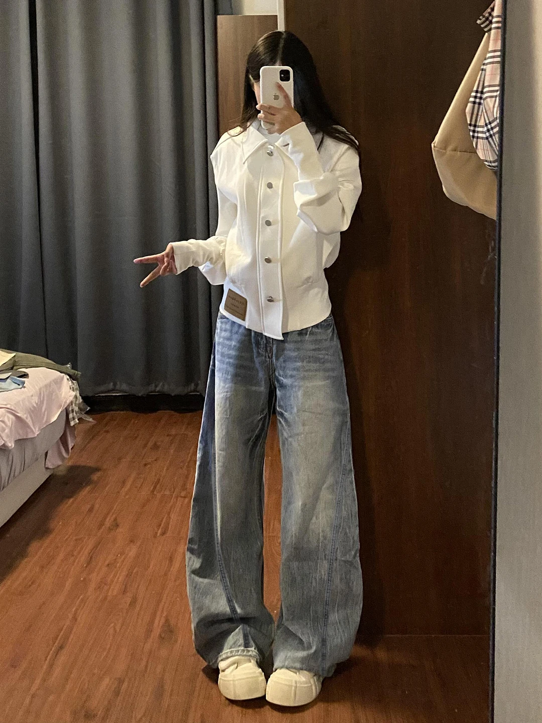 Мужские джинсы Ice Blue Lightning Pattern Angle Cut Knife в американском стиле High Street, рабочие брюки CleanFit с широкими штанинами
Мужские джинсы Ice Blue Lightning Pattern Angle Cut Knife в американском стиле High Street, рабочие брюки CleanFit с широкими штанинами