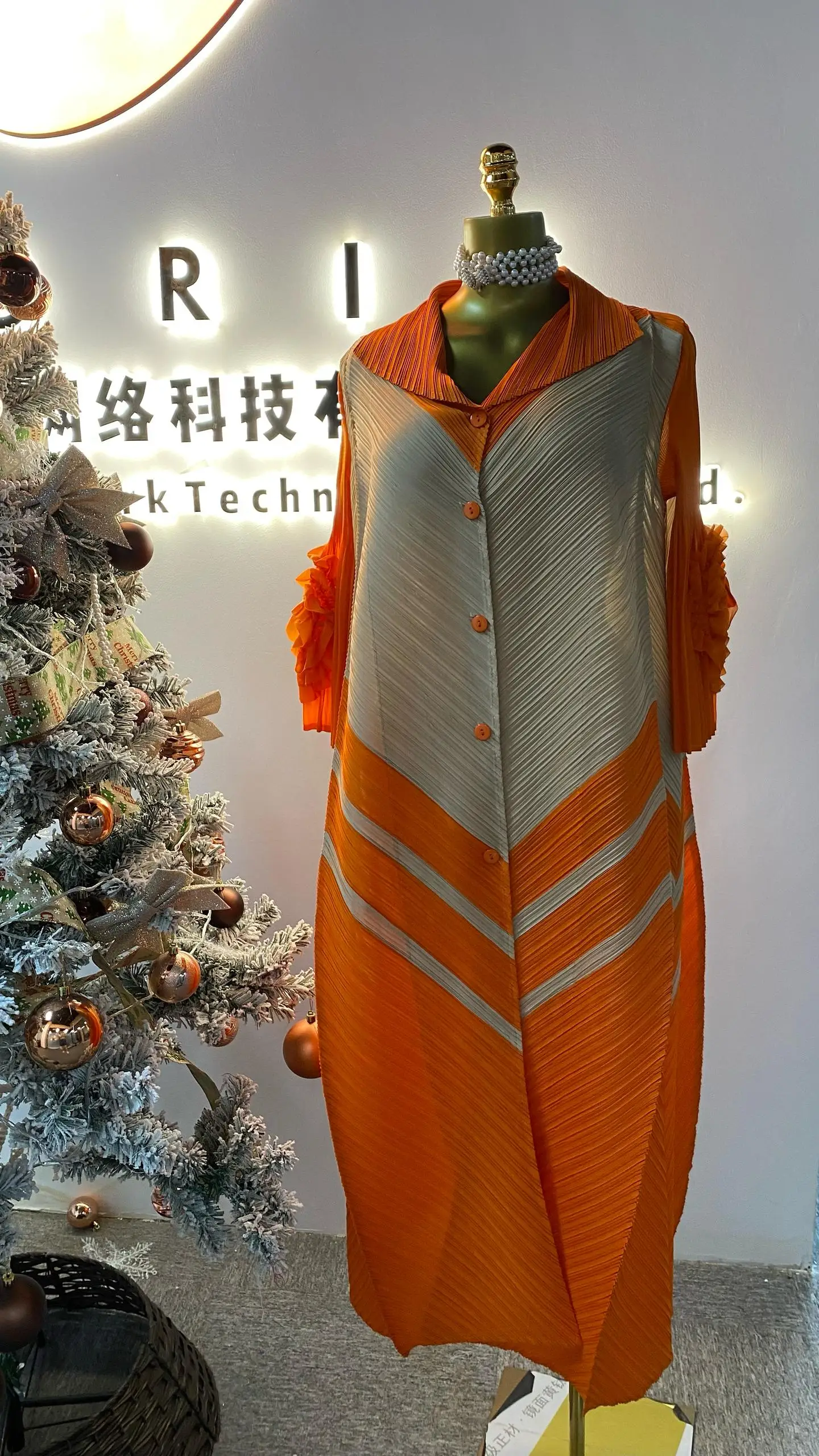 Summer Fashion Elegant Geometric Pattern Pleated Plus Size V-neck Loose African Women's Evening Dresses-GZKK019
Summer Fashion Elegant Geometric Pattern Pleated Plus Size V-neck Loose African Women's Evening Dresses-GZKK019