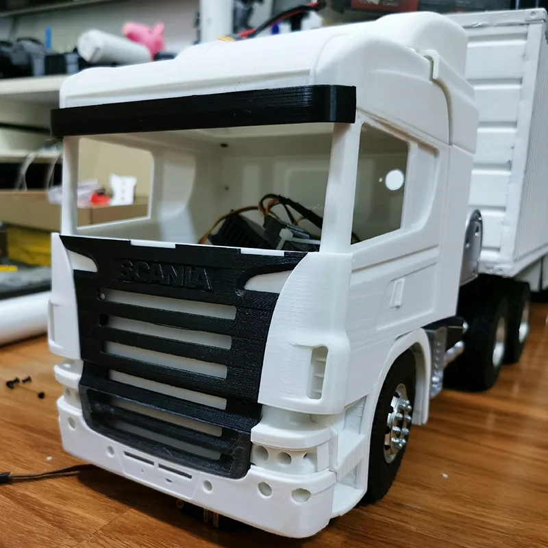 R620 Car Shell Print Model with Spoiler and Interior Part Screw Fixation for 1/14 Tamiya RC Truck Trailer Tipper Scania R620 DIY
R620 Car Shell Print Model with Spoiler and Interior Part Screw Fixation for 1/14 Tamiya RC Truck Trailer Tipper Scania R620 DIY
