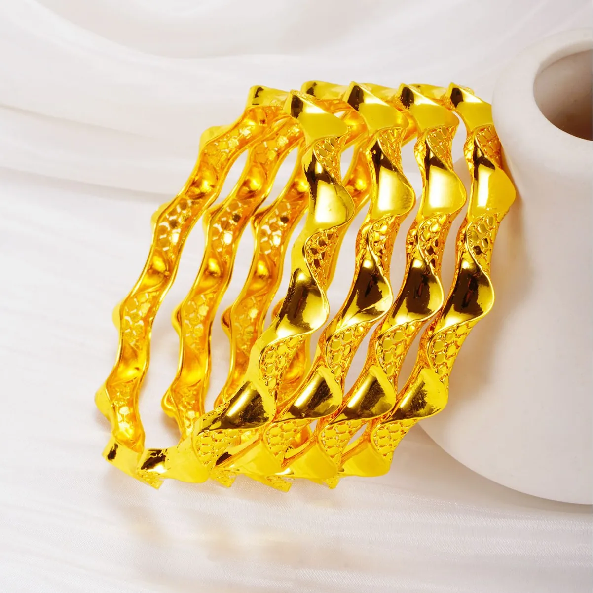 9999 gold open spiral bracelet - Dubai style elegant bridal wedding jewelry for women
9999 gold open spiral bracelet - Dubai style elegant bridal wedding jewelry for women