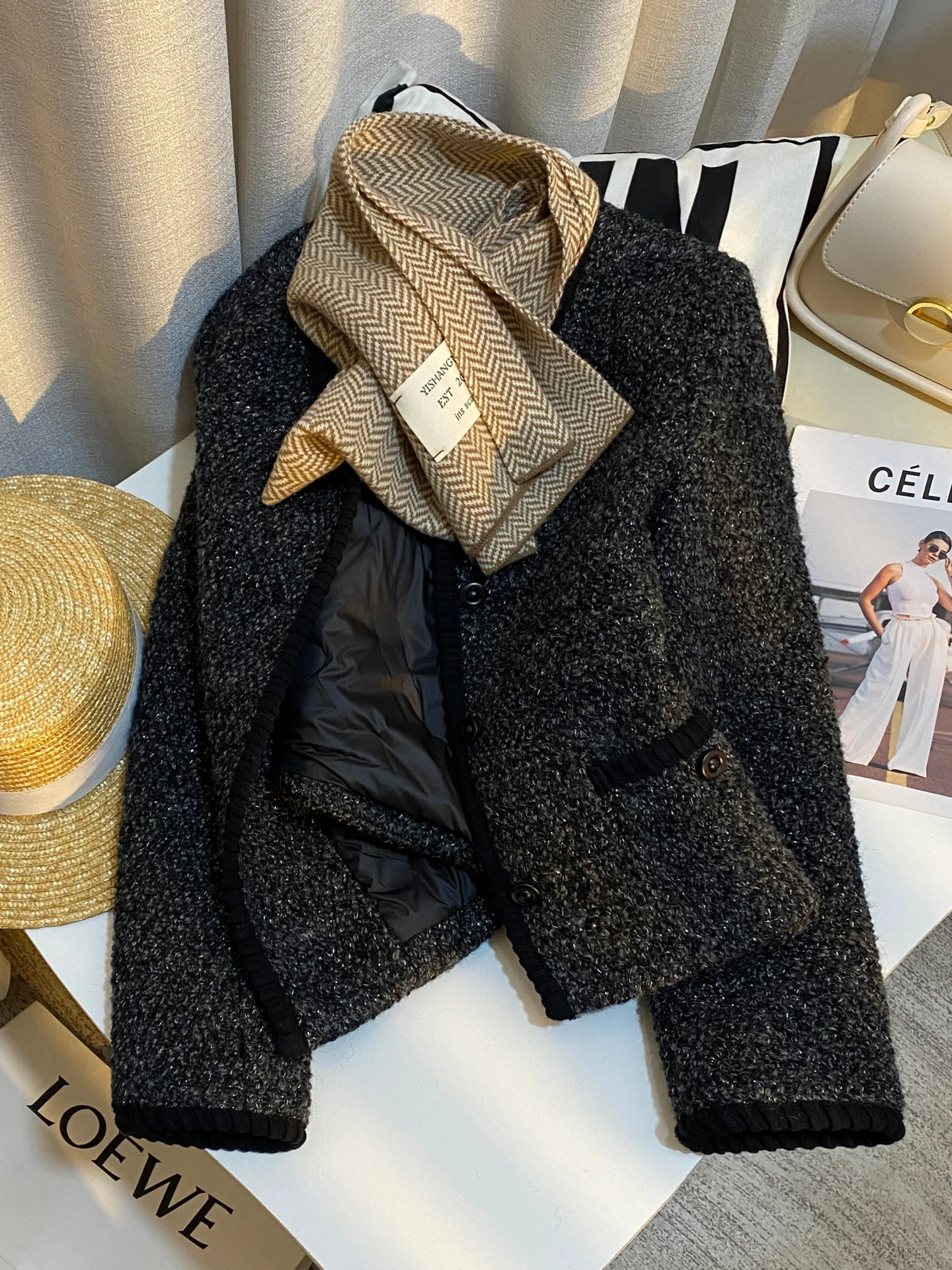 Bla Faion Loose ort down Jaet Women's Winter New Sle Slimming Top Casual Loose Fit kets Long Sve round Ne
Bla Faion Loose ort down Jaet Women's Winter New Sle Slimming Top Casual Loose Fit kets Long Sve round Ne