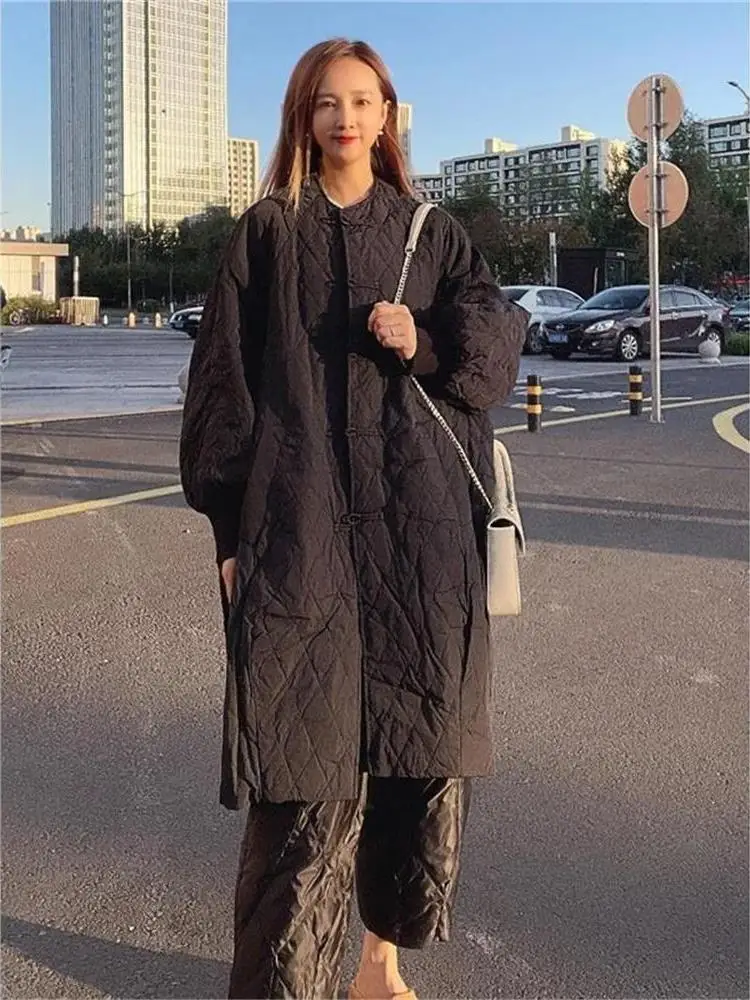 Новая женская зимняя куртка свободного кроя средней длины с круглым вырезом, на пуговицах, с утеплителем из пуха, стеганая, теплая
Новая женская зимняя куртка свободного кроя средней длины с круглым вырезом, на пуговицах, с утеплителем из пуха, стеганая, теплая