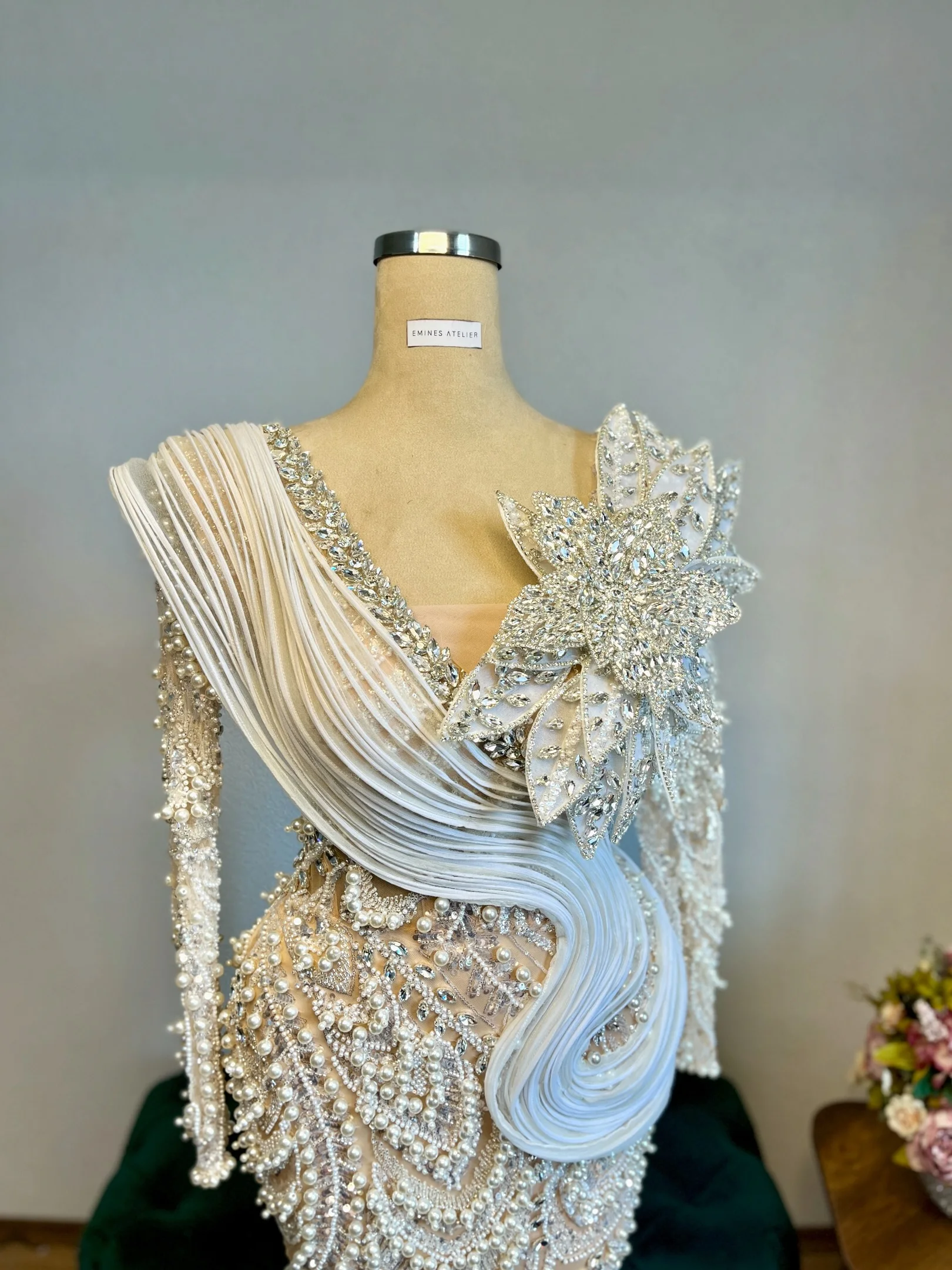 Luxury Crystals Evening Dresses With Pearls Long Sleeves Celebrity Dresses V-Neck Prom Dresses robes de soirée Customized
Luxury Crystals Evening Dresses With Pearls Long Sleeves Celebrity Dresses V-Neck Prom Dresses robes de soirée Customized