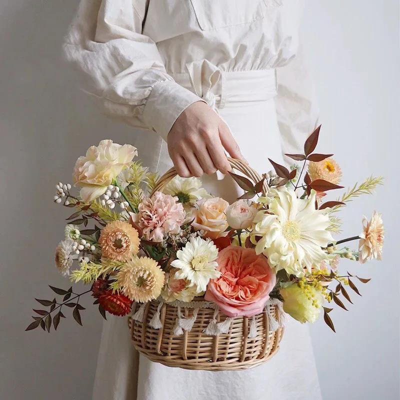 Decorative Basket Flower Arrangement Handheld Wier Basket round Basket Photoaphy Prop Floral Design Basket Flower Holder
Decorative Basket Flower Arrangement Handheld Wier Basket round Basket Photoaphy Prop Floral Design Basket Flower Holder