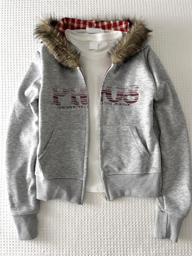 Женская американская винтажная куртка с буквенным принтом, осень-зима Y2K Harajuku, толстовка с капюшоном из искусственного меха, милая модная толстовка для горячих девушек
Женская американская винтажная куртка с буквенным принтом, осень-зима Y2K Harajuku, толстовка с капюшоном из искусственного меха, милая модная толстовка для горячих девушек