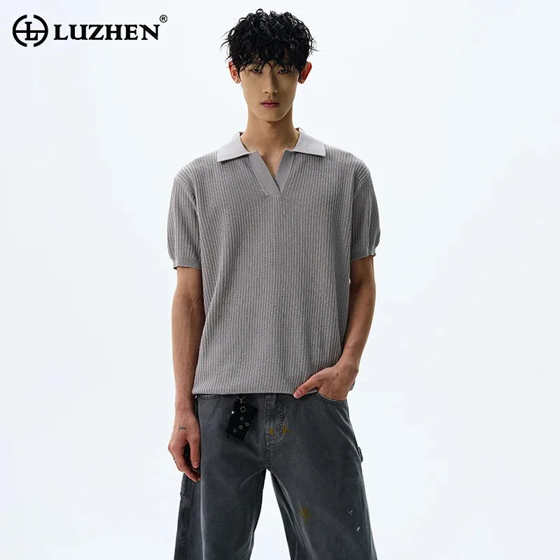 LUZHEN стильные оригинальные простые элегантные трикотажные футболки с короткими рукавами и лацканами, мужские летние однотонные повседневные свитера 2025 года JY1512
LUZHEN стильные оригинальные простые элегантные трикотажные футболки с короткими рукавами и лацканами, мужские летние однотонные повседневные свитера 2025 года JY1512