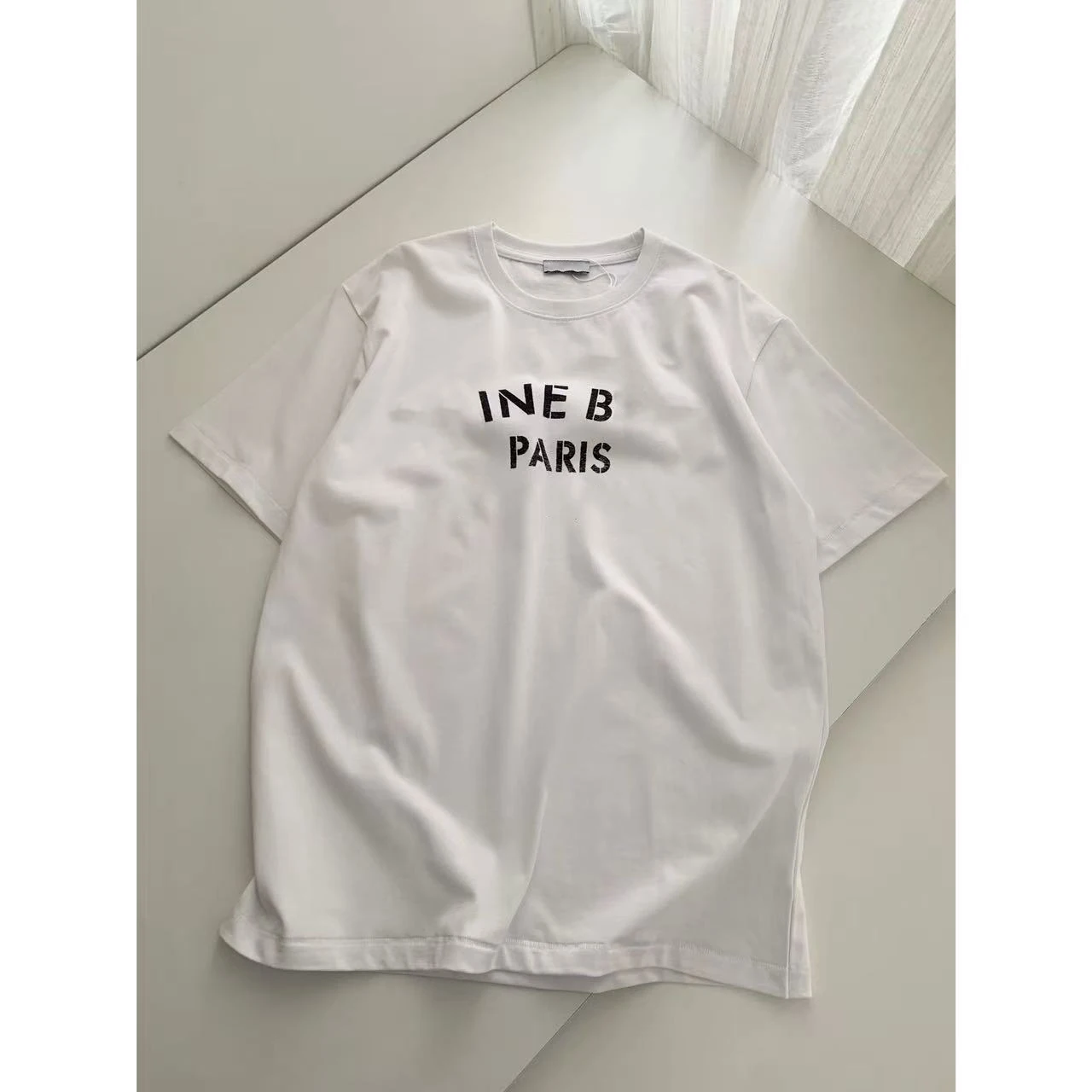 KAILE American Retro Sport Style Letter Print Short Sleeve Basic round Neck Casual Neutral T-Shirt Women's Loose Fit Tee
KAILE American Retro Sport Style Letter Print Short Sleeve Basic round Neck Casual Neutral T-Shirt Women's Loose Fit Tee
