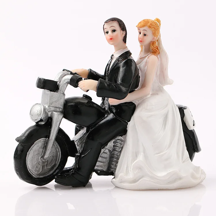 Couple Figurine Wedding Cake Topper, The Look of Love, Bride and Groom Decoration
Couple Figurine Wedding Cake Topper, The Look of Love, Bride and Groom Decoration