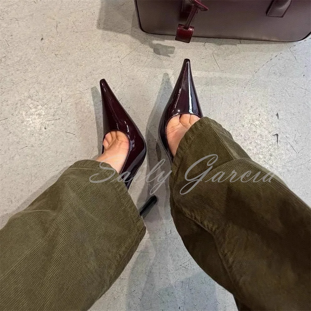 Red Wine Super High Heels 2026 Autumn New Style Shallow Mouth Pointed Toe Black Sexy Spicy Girl Runway Stilettos for Women
Red Wine Super High Heels 2026 Autumn New Style Shallow Mouth Pointed Toe Black Sexy Spicy Girl Runway Stilettos for Women