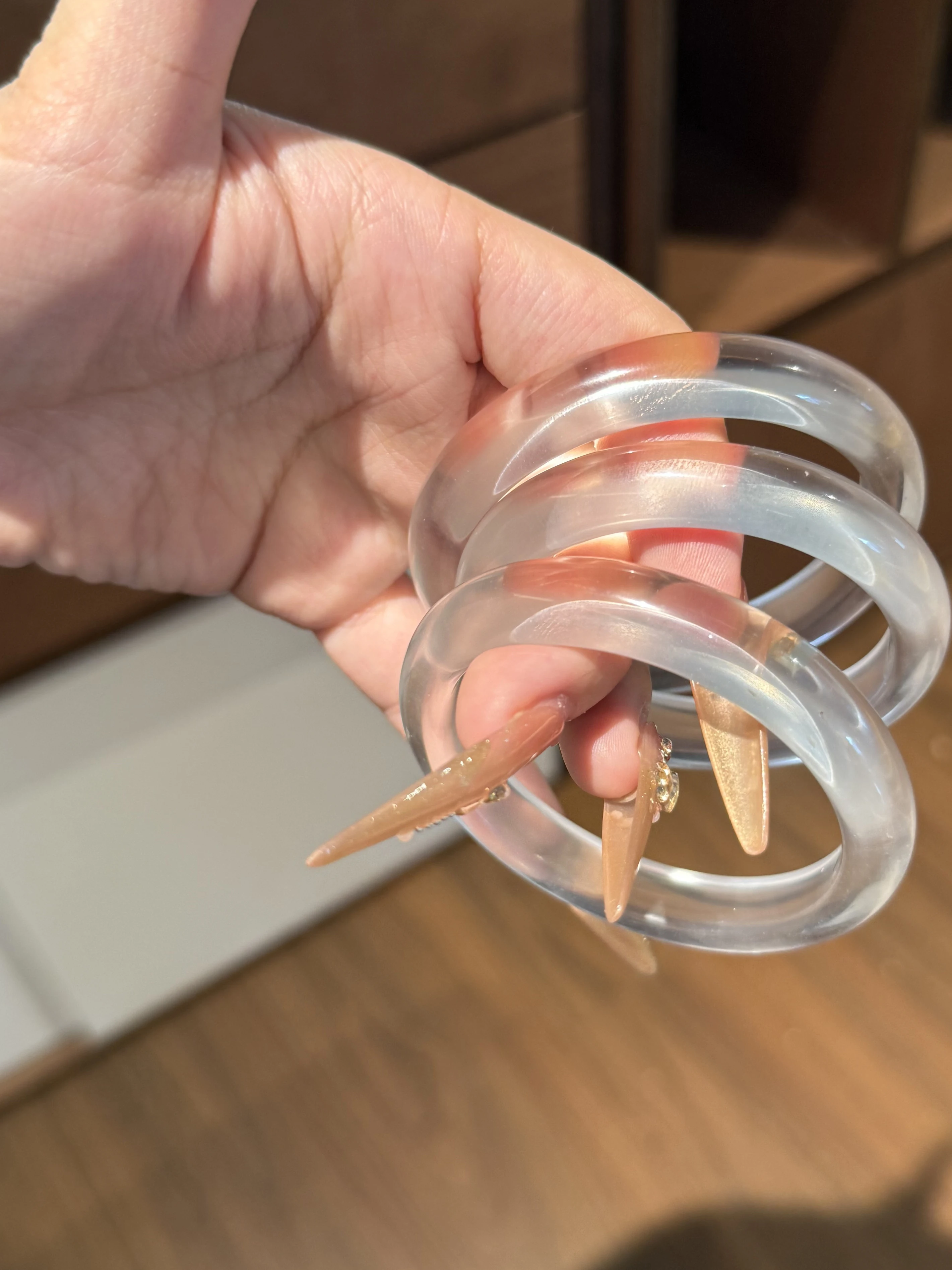 Natural white crystal bracelet jade bracelet women's chalcedony agate white moonlight ice transparent national wind
Natural white crystal bracelet jade bracelet women's chalcedony agate white moonlight ice transparent national wind