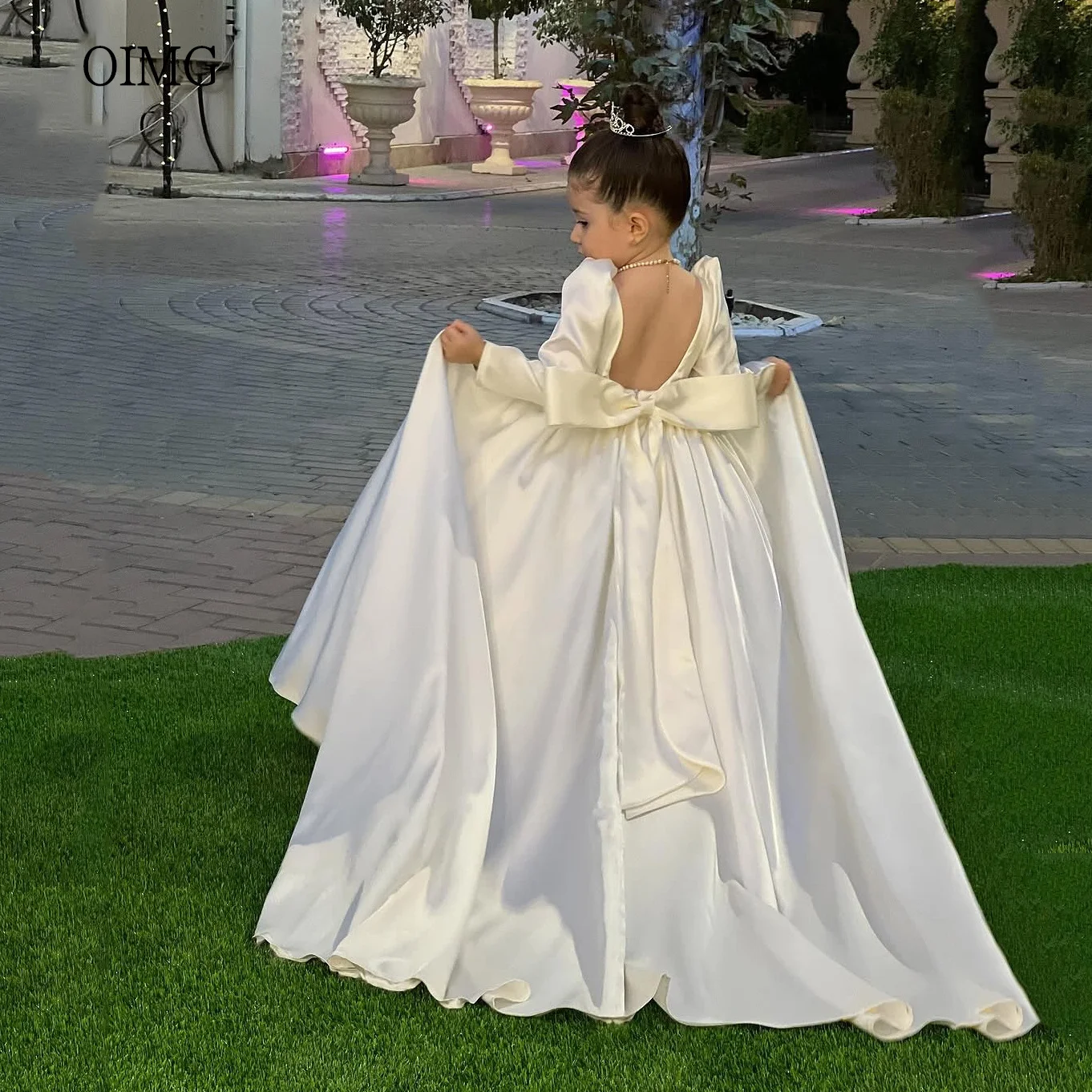 OIMG Classic Ivory O Neck A Line Flower Girl Dresses Bow Back Wedding Party Dress Floor Length Birthday Dress Customized
OIMG Classic Ivory O Neck A Line Flower Girl Dresses Bow Back Wedding Party Dress Floor Length Birthday Dress Customized