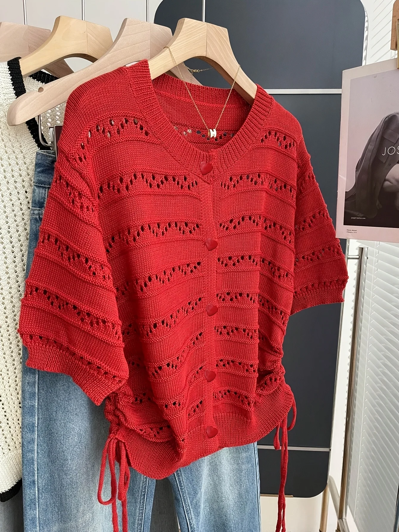 Women's plus size solid color drawstring hollow knitted cardigan top, lazy and casual style, suitable for spring and summer
Women's plus size solid color drawstring hollow knitted cardigan top, lazy and casual style, suitable for spring and summer
