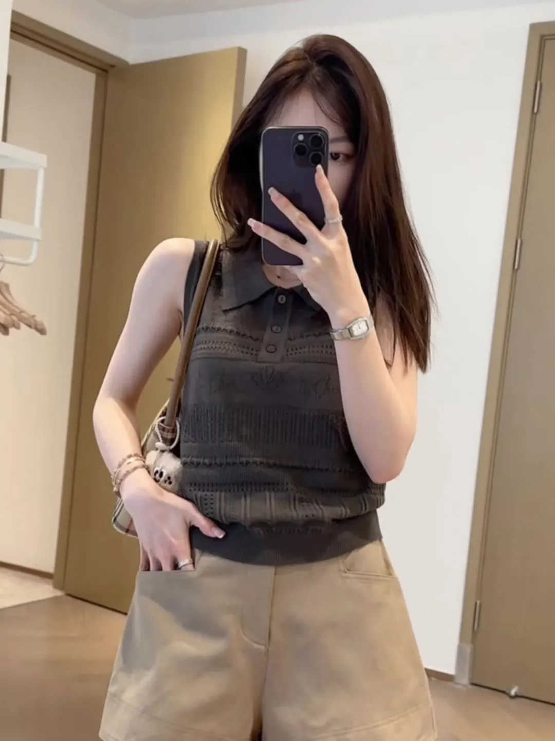 Korean Style Hooked Flower Hollow out Shirt Ice Silk Knitted Vest Women Summer Outerwear Slimming Sleeveless Top
Korean Style Hooked Flower Hollow out Shirt Ice Silk Knitted Vest Women Summer Outerwear Slimming Sleeveless Top