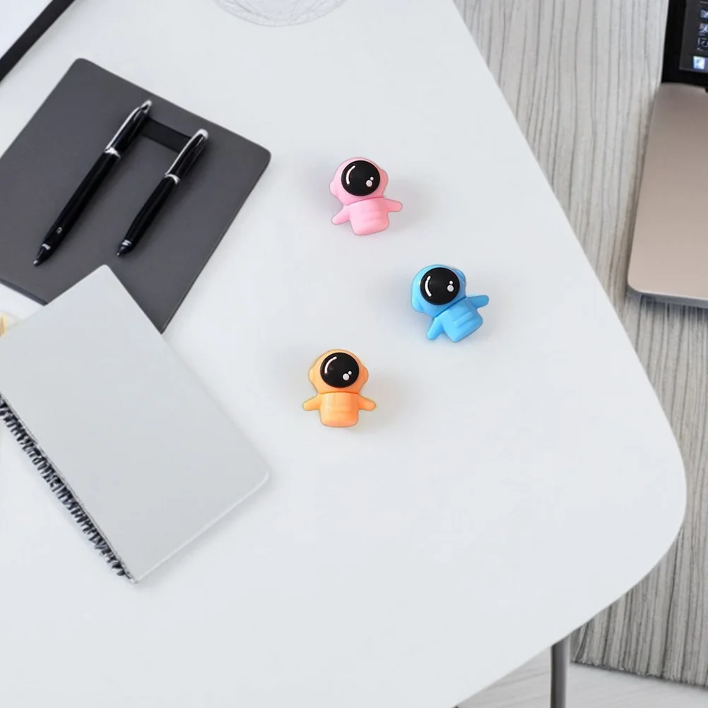 20Pcs Cartoon Erasers Astronaut Inspired Mini Erasers for Kids Neat Erasing Compact Size Perfect for Pencil Cases Holiday Gift
20Pcs Cartoon Erasers Astronaut Inspired Mini Erasers for Kids Neat Erasing Compact Size Perfect for Pencil Cases Holiday Gift