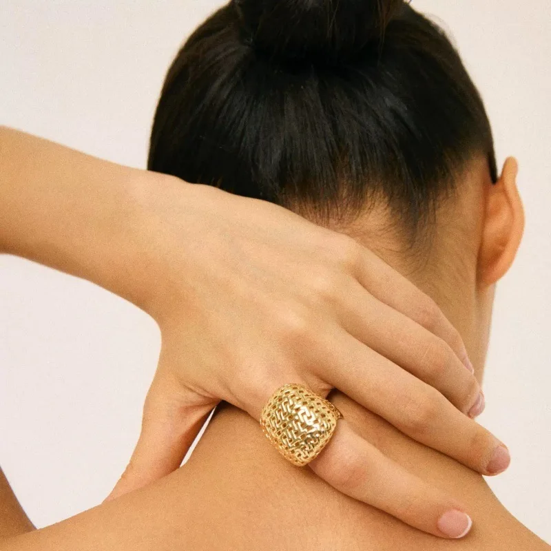 Vintage hollowed-out Plated Real Gold/silver Adjustable Geometric Ring Fashionable Square-shaped Braided Finger Rings M036
Vintage hollowed-out Plated Real Gold/silver Adjustable Geometric Ring Fashionable Square-shaped Braided Finger Rings M036