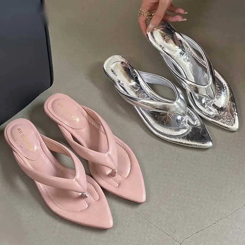 Low Heel Footwear Women Wedges Slippers Slides Sandals Shoes Fashion Pointed Toe Ladies Wedges Slippers Female Flip Flops
Low Heel Footwear Women Wedges Slippers Slides Sandals Shoes Fashion Pointed Toe Ladies Wedges Slippers Female Flip Flops