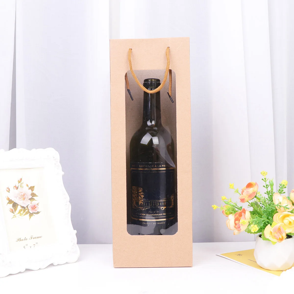 12 Pcs Bag Bottle Single Red Christmas Packaging Kraft Bags Paper with Window Carrier
12 Pcs Bag Bottle Single Red Christmas Packaging Kraft Bags Paper with Window Carrier