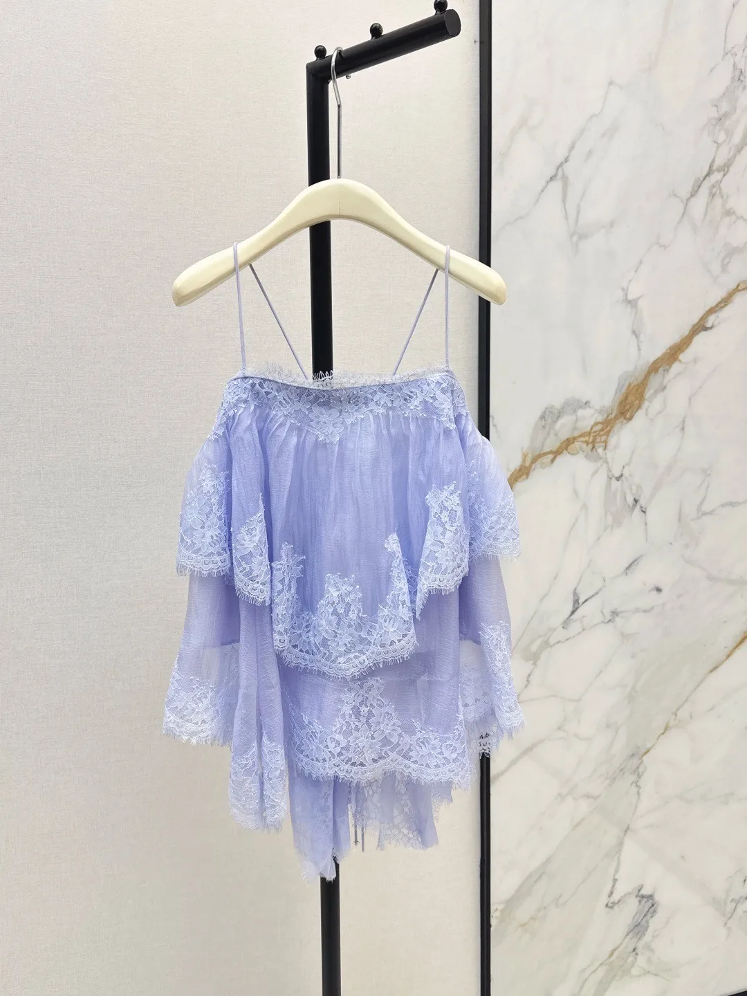 Spring/Summer 2026 French Gentle Style Splicing Lace Strap Top Sweet Age Reducing Slim Versatile Women's Fashion Top
Spring/Summer 2026 French Gentle Style Splicing Lace Strap Top Sweet Age Reducing Slim Versatile Women's Fashion Top