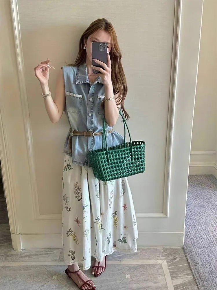 Korean Casual Suit Women's Spring/Summer Turn-down Collar Denim Vest Floral A-line Skirt Two-piece Set Fashion Female Clothes
Korean Casual Suit Women's Spring/Summer Turn-down Collar Denim Vest Floral A-line Skirt Two-piece Set Fashion Female Clothes
