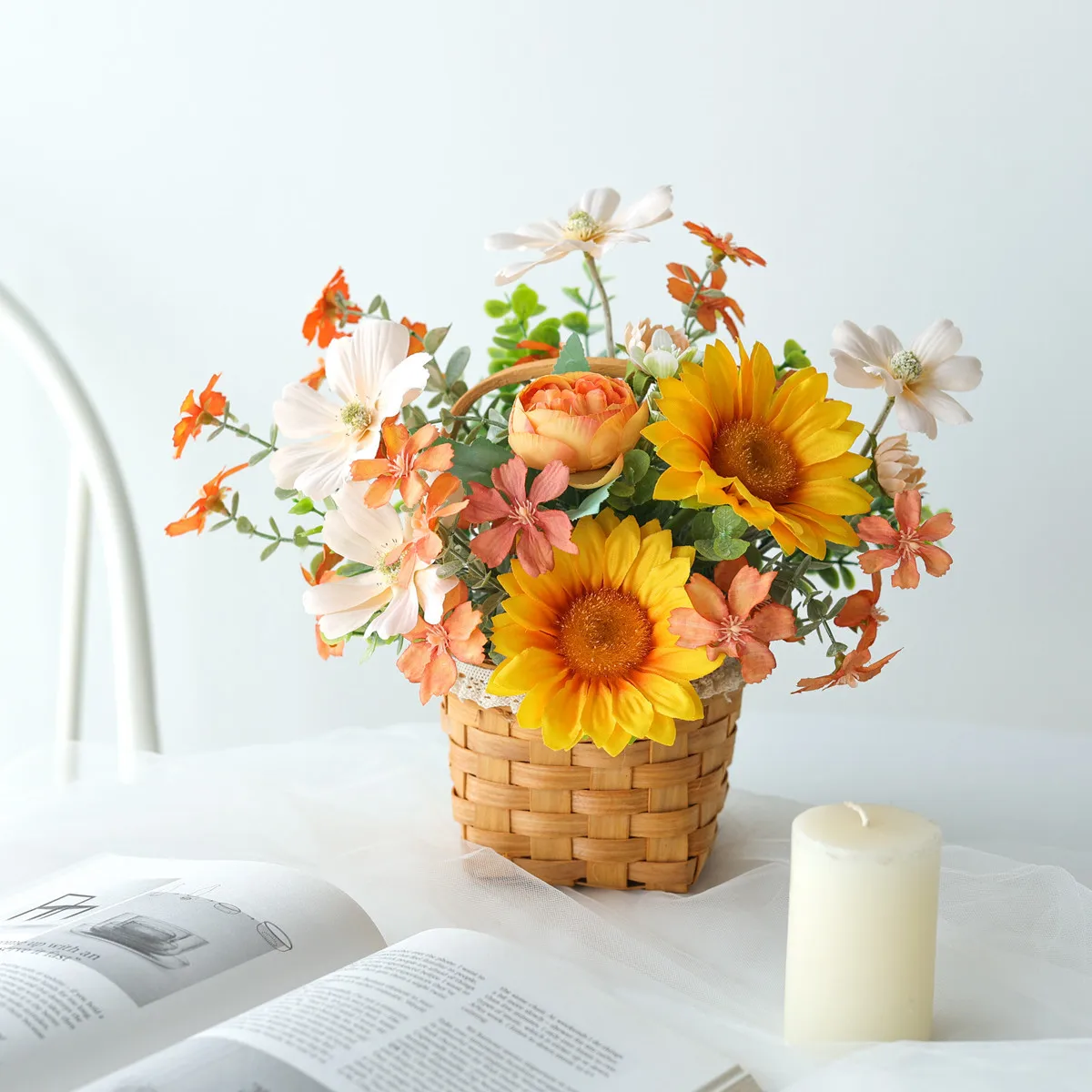 Flower Basket Woven Rattan Basket Simulation Flower Art Fake Flower Bouquet Picnic Silk Flower Living Room Hotel Table Decoratio
Flower Basket Woven Rattan Basket Simulation Flower Art Fake Flower Bouquet Picnic Silk Flower Living Room Hotel Table Decoratio