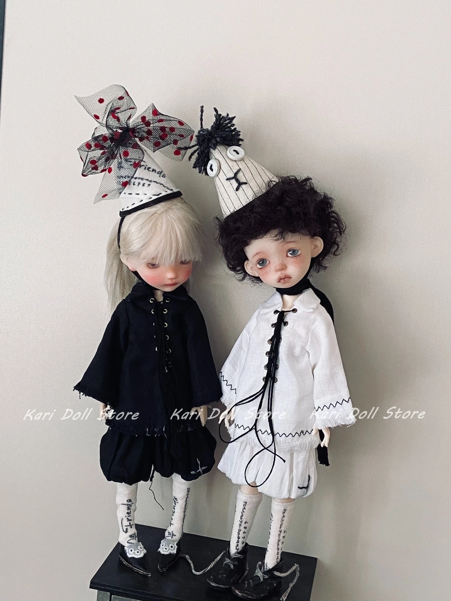 Kari Doll Одежда и юбки Осенний комплект черно-белого топа и брюк с завязками для Landazz Landoudou ob24 ob22Doll
Kari Doll Одежда и юбки Осенний комплект черно-белого топа и брюк с завязками для Landazz Landoudou ob24 ob22Doll