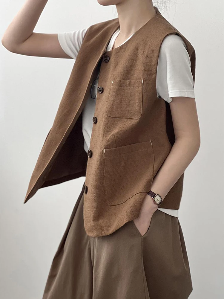 Elegant and Minimalist Vest for Women in the Spring and Summer of 2025, Flax Sleeveless Jacket Fashion and Leisure Top
Elegant and Minimalist Vest for Women in the Spring and Summer of 2025, Flax Sleeveless Jacket Fashion and Leisure Top