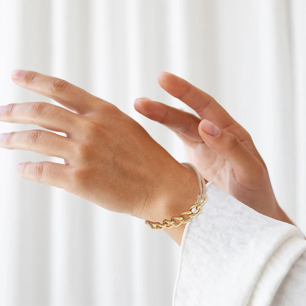 2pcs Gold Ties Bracelets Scrunchies Metal Chain Ponytail Holders Decorative Accessories For Women Girls Durable Multifunctional
2pcs Gold Ties Bracelets Scrunchies Metal Chain Ponytail Holders Decorative Accessories For Women Girls Durable Multifunctional