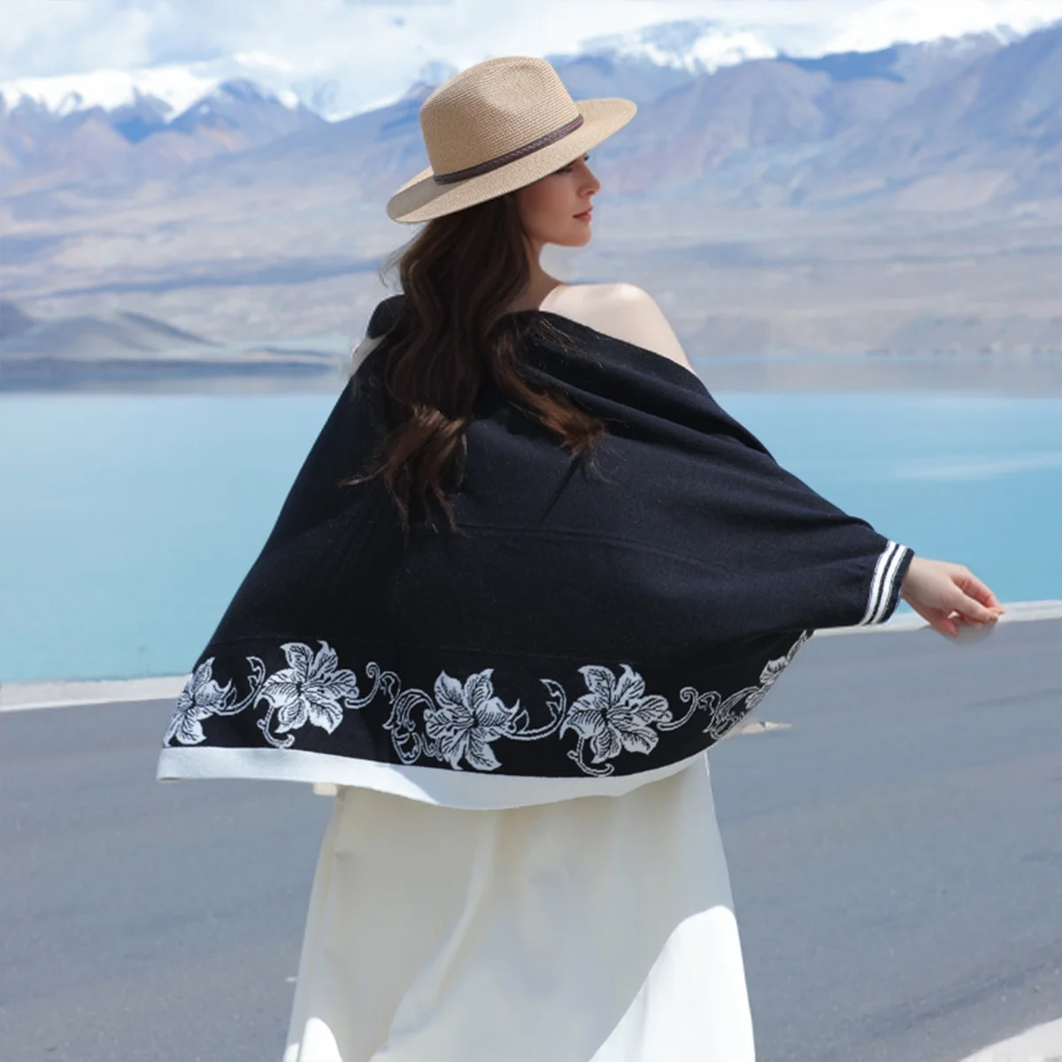 New scarves for women in autumn winter versatile flowers knitted shawls for comfortable travel warmth fashion and outerwear
New scarves for women in autumn winter versatile flowers knitted shawls for comfortable travel warmth fashion and outerwear