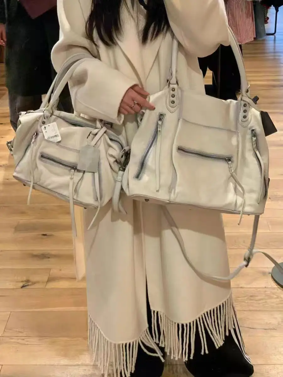Free People Salted Milk White Vintage Motorcycle Crossbody Shoulder Handbag Fashionable Casual Simple Style Women's Bag
Free People Salted Milk White Vintage Motorcycle Crossbody Shoulder Handbag Fashionable Casual Simple Style Women's Bag