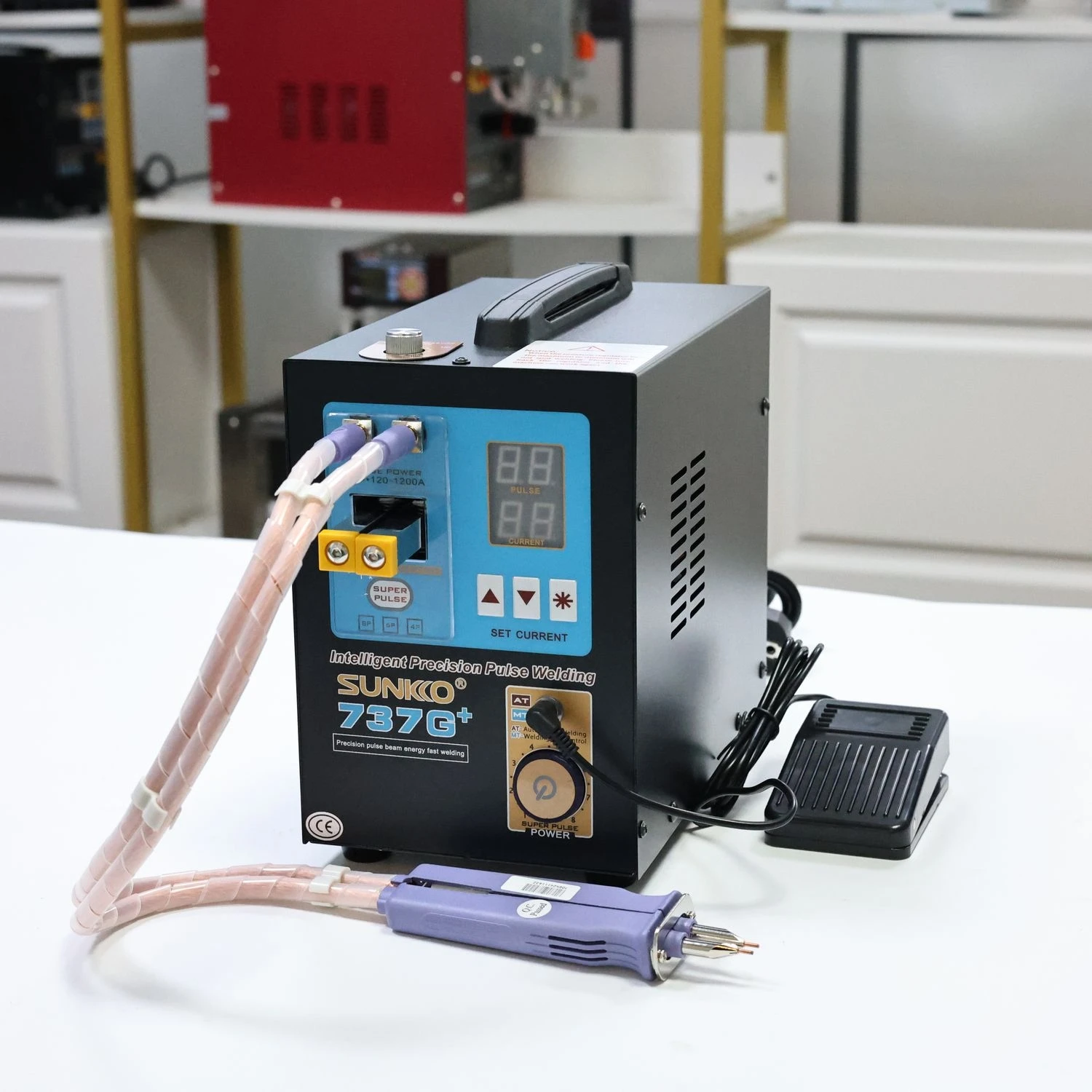 SUNKKO 737G+ Spot Welding Machine 4.3KW High Power Automatic Pulse Welding Large Battery Pack Handheld Dual-function Battery
SUNKKO 737G+ Spot Welding Machine 4.3KW High Power Automatic Pulse Welding Large Battery Pack Handheld Dual-function Battery
