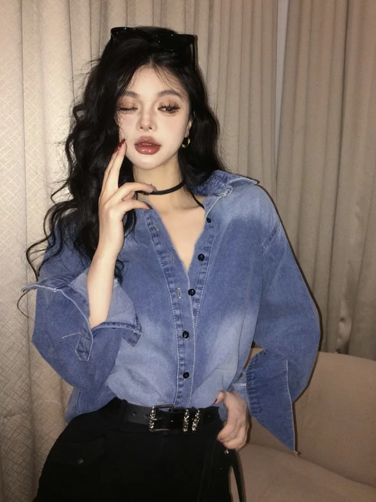 Retro Wash Denim Shirt Women's Long Sleeve Turn-down Collar Fashionable Autumn Winter Outerwear Versatile Classic Style
Retro Wash Denim Shirt Women's Long Sleeve Turn-down Collar Fashionable Autumn Winter Outerwear Versatile Classic Style