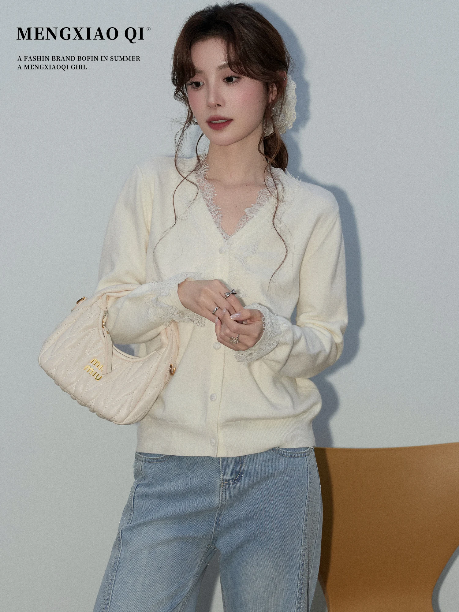 Meng Xiaoqi Lace Splice Knitted Long Sve V-Ne Women's Top Gentle Sle Spring 2026 New Arrival Soft Tone Inner Wear
Meng Xiaoqi Lace Splice Knitted Long Sve V-Ne Women's Top Gentle Sle Spring 2026 New Arrival Soft Tone Inner Wear