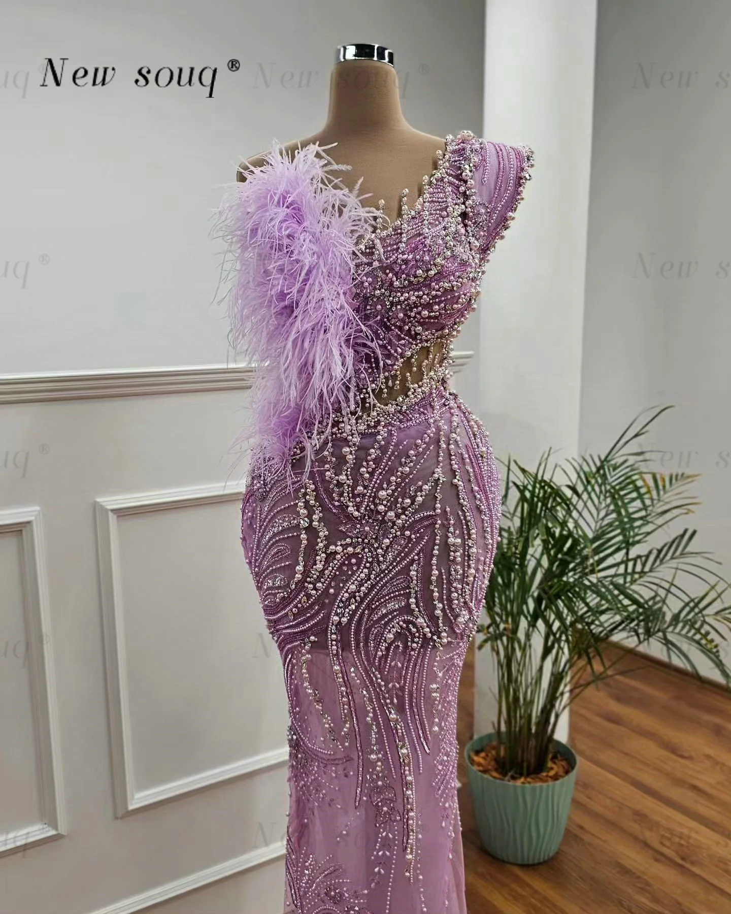 Lilac Purple Sleeveless Long Feathers Evening Dresses Sexy Illusion Floor Length Pearls Beaded Maxi Formal Wedding Party Gowns
Lilac Purple Sleeveless Long Feathers Evening Dresses Sexy Illusion Floor Length Pearls Beaded Maxi Formal Wedding Party Gowns