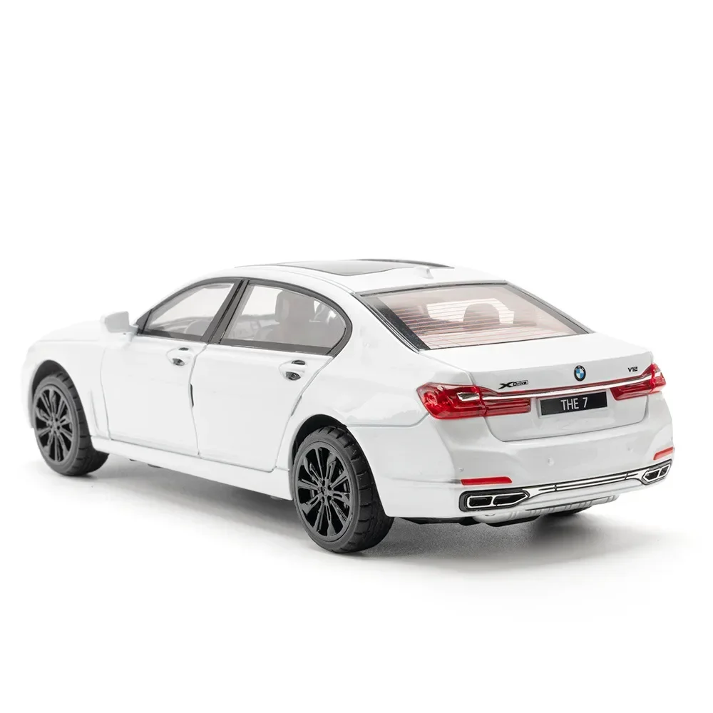 THE 7 760LI Высокая имитация литья под давлением 1:24 модель автомобиля из металлического сплава, звуковой свет, коллекция игрушек, подарки
THE 7 760LI Высокая имитация литья под давлением 1:24 модель автомобиля из металлического сплава, звуковой свет, коллекция игрушек, подарки