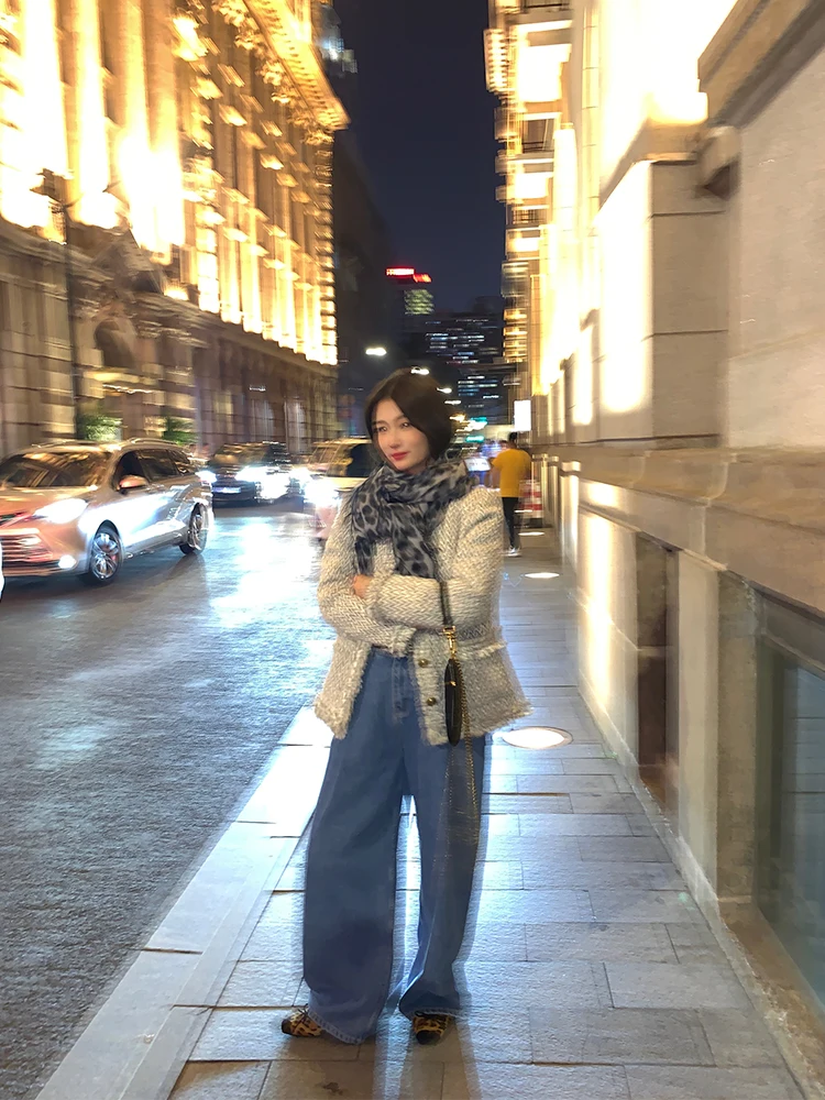 Thiened Fce Woolen Coat Women's Small Size Winter New down Jaet Korean Sle Button Embellied Long Sve round Ne
Thiened Fce Woolen Coat Women's Small Size Winter New down Jaet Korean Sle Button Embellied Long Sve round Ne