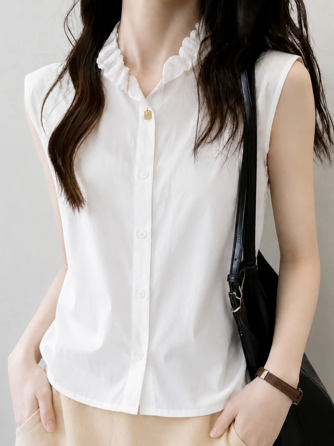 Elegant Fashion Wood Grain Ruffle Stand Collar Sleeveless Shirt Vest Slimming Top Comfortable Base Layer Summer 2026
Elegant Fashion Wood Grain Ruffle Stand Collar Sleeveless Shirt Vest Slimming Top Comfortable Base Layer Summer 2026
