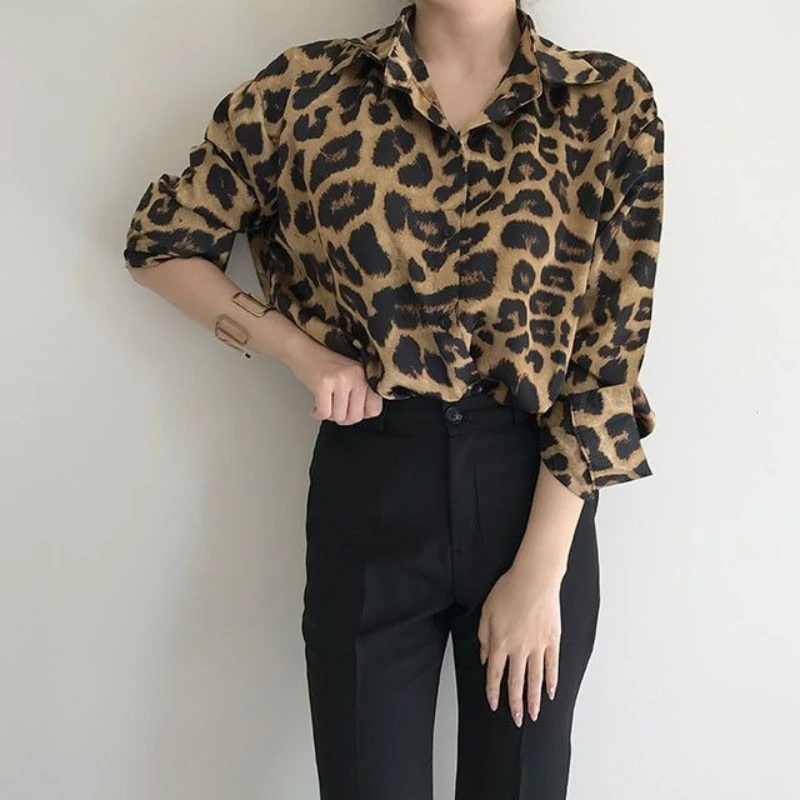 Винтажная рубашка с леопардовым принтом, свободного кроя, с длинным рукавом и одной пуговицей, для женщин, в корейском стиле, осенняя, повседневная, универсальная
Винтажная рубашка с леопардовым принтом, свободного кроя, с длинным рукавом и одной пуговицей, для женщин, в корейском стиле, осенняя, повседневная, универсальная