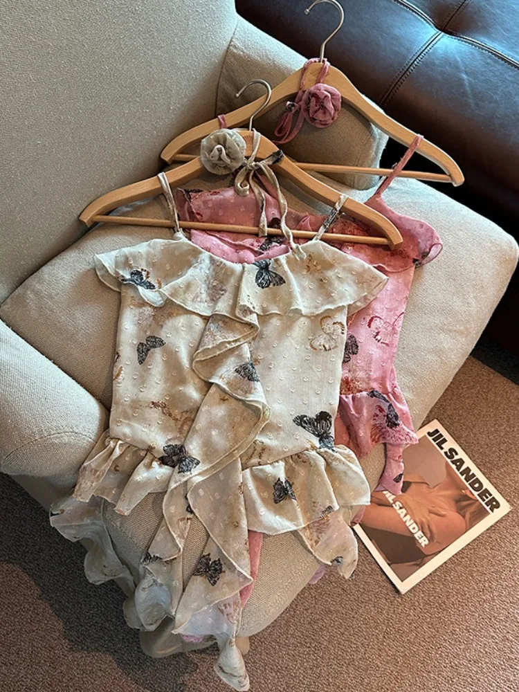Sweet And Spicy Print Strap Vest Women's Summer Flounce Sash Chiffon Top Embroidered Hanging Neck Sleeveless Top
Sweet And Spicy Print Strap Vest Women's Summer Flounce Sash Chiffon Top Embroidered Hanging Neck Sleeveless Top