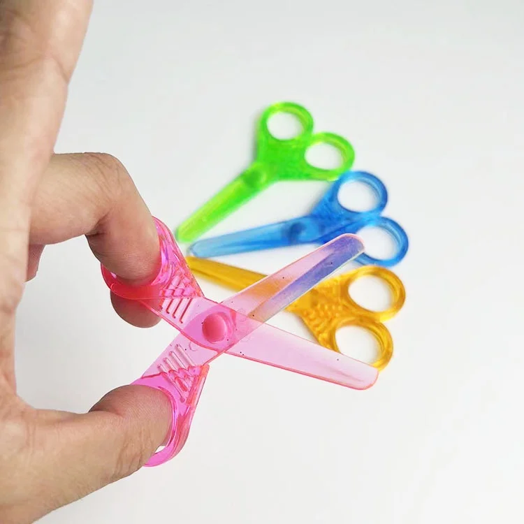 Детские безопасные ножницы для творчества и школы, с неострыми лезвиями, удобные для маленьких рук, для вырезания бумаги, канцелярские товары
Детские безопасные ножницы для творчества и школы, с неострыми лезвиями, удобные для маленьких рук, для вырезания бумаги, канцелярские товары