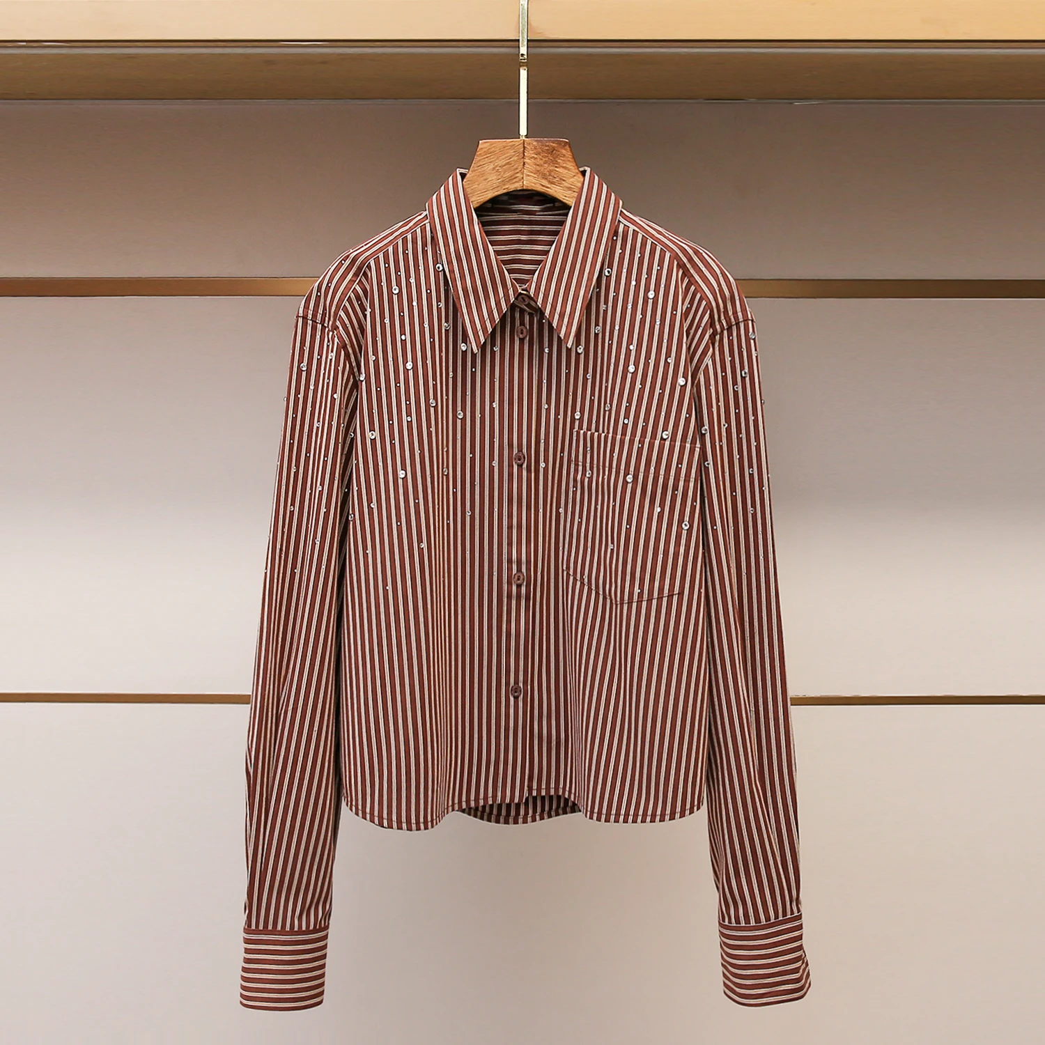 Элитная зимняя женская повседневная рубашка из вельвета и хлопка в полоску, модная, с цветовыми блоками и ромбовидным узором, свободного кроя, с длинным рукавом
Элитная зимняя женская повседневная рубашка из вельвета и хлопка в полоску, модная, с цветовыми блоками и ромбовидным узором, свободного кроя, с длинным рукавом