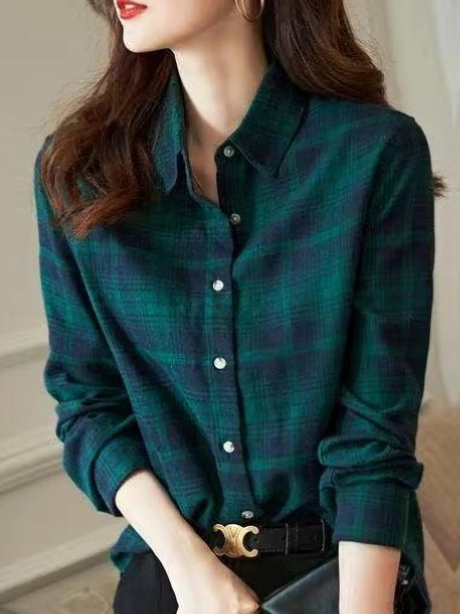 Свободная рубашка, женская рубашка со шнуровкой на спине, большой размер 2021. Весна и осень, новая рубашка-пальто с длинными рукавами в клетку с начесом.
Свободная рубашка, женская рубашка со шнуровкой на спине, большой размер 2021. Весна и осень, новая рубашка-пальто с длинными рукавами в клетку с начесом.