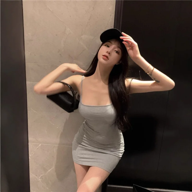 New Gray Sexy Camisole Dress For Summer Sleeveless Tight Fitting Backpack With Exposed Buttocks Short Skirt
New Gray Sexy Camisole Dress For Summer Sleeveless Tight Fitting Backpack With Exposed Buttocks Short Skirt