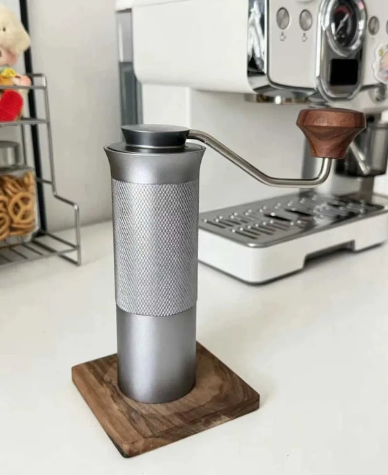 Mini Hand Crank Coffee Grinder Manual Bean Mill Espresso Pour Over Home Coffee Accessory
Mini Hand Crank Coffee Grinder Manual Bean Mill Espresso Pour Over Home Coffee Accessory