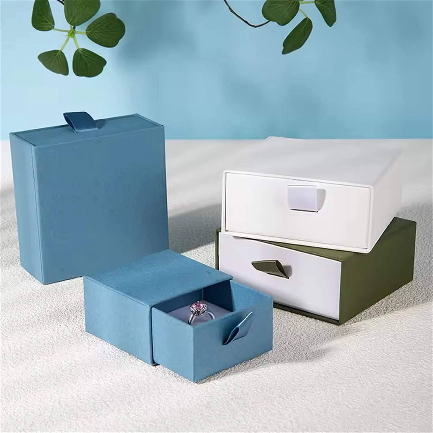 9*9*4 см, белая губка, жесткий ящик, слайд-футляр, бумажные шкатулки для драгоценностей, кольца, серьги, браслет, кулон, ожерелье, подарочная упаковка, коробка для хранения
9*9*4 см, белая губка, жесткий ящик, слайд-футляр, бумажные шкатулки для драгоценностей, кольца, серьги, браслет, кулон, ожерелье, подарочная упаковка, коробка для хранения