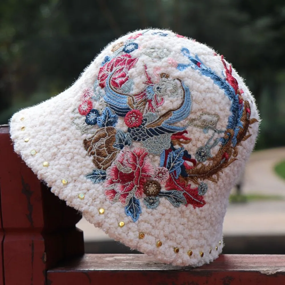 Bonnets For Women Caps Hats For Women Winter Protection Embroidery Ethnic Style Streetwear Keep Warm Windproof Fashion Vintage
Bonnets For Women Caps Hats For Women Winter Protection Embroidery Ethnic Style Streetwear Keep Warm Windproof Fashion Vintage
