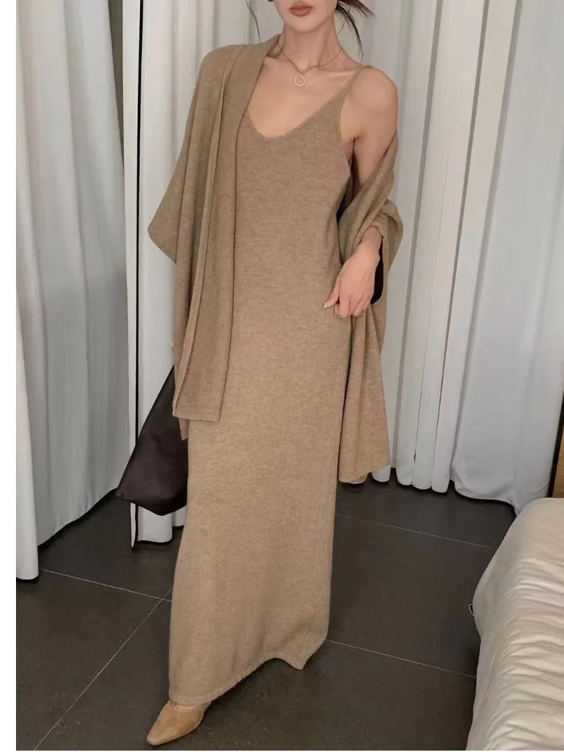 Spring 2026 Women's Knit Dress Two-Piece Set Korean Style Elegant Long Sleeve round Neck High Waist Slim Fit Winter Party Wear
Spring 2026 Women's Knit Dress Two-Piece Set Korean Style Elegant Long Sleeve round Neck High Waist Slim Fit Winter Party Wear