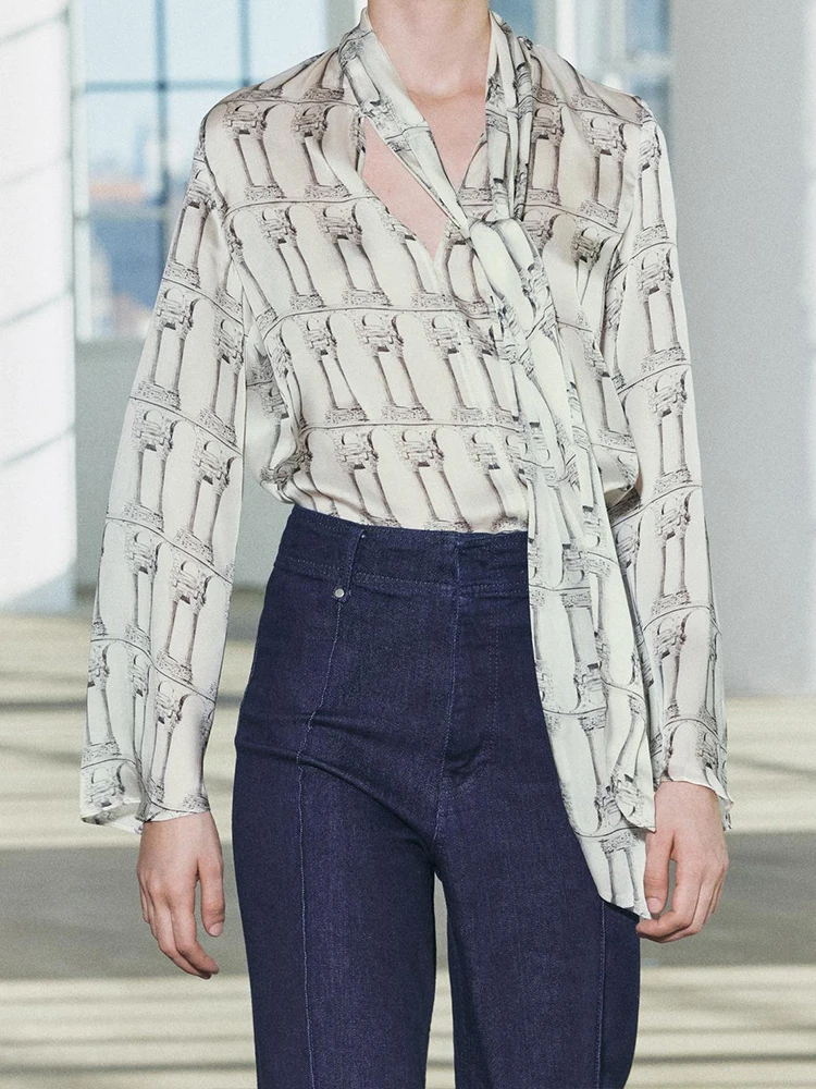 2024 Autumn and Winter New Arrivals Women's Commuter Versatile Butterfly Printed Round Neck Long Sleeve Shirt
2024 Autumn and Winter New Arrivals Women's Commuter Versatile Butterfly Printed Round Neck Long Sleeve Shirt